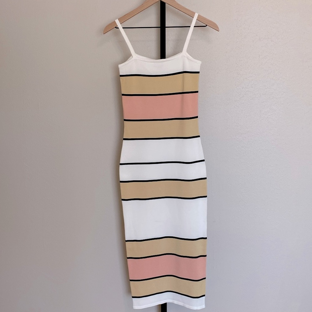 NWT SNDYS. Bodycon dress